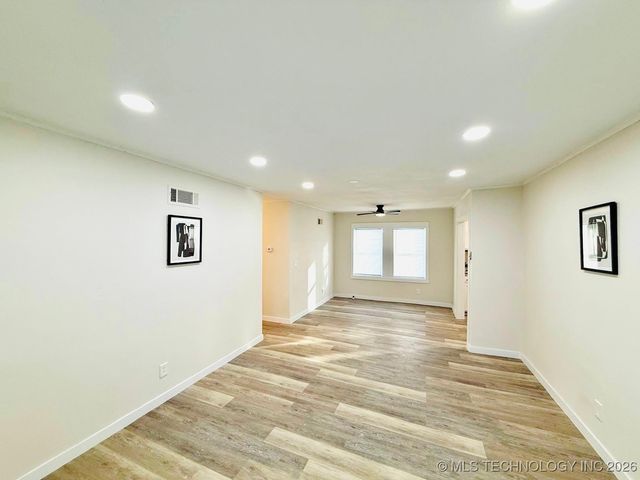 554 E 48th Place N, Tulsa, OK 74126