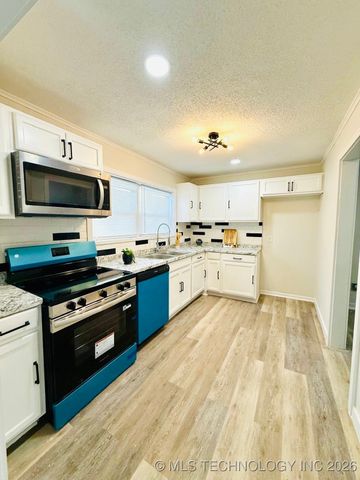 554 E 48th Place N, Tulsa, OK 74126