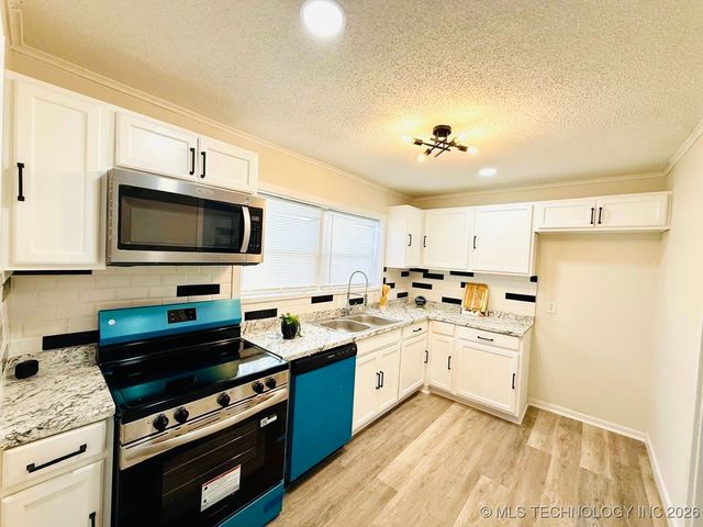 554 E 48th Place N, Tulsa, OK 74126