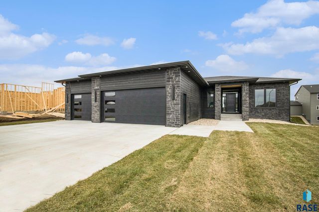 2812 S Dunraven Ave Avenue, Sioux Falls, SD 57110
