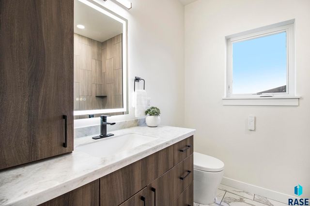 2812 S Dunraven Ave Avenue, Sioux Falls, SD 57110