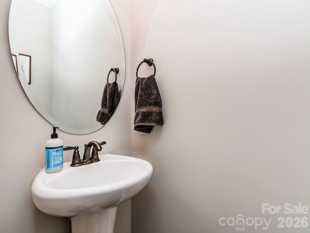 1809 Sunchaser Lane, Charlotte, NC 28210