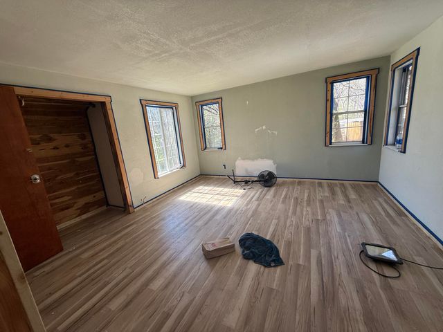 7422 Rogue River Drive, Shady Cove, OR 97539