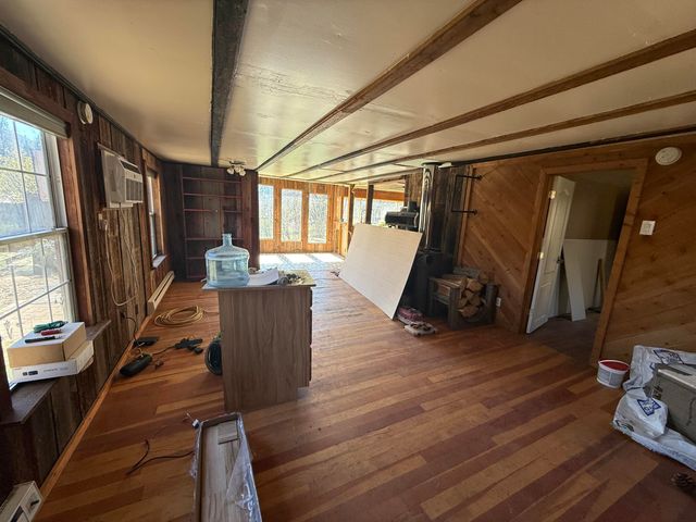 7422 Rogue River Drive, Shady Cove, OR 97539