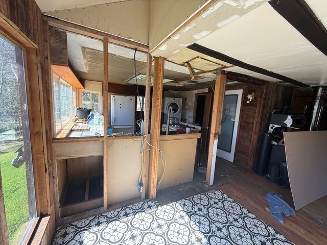 7422 Rogue River Drive, Shady Cove, OR 97539