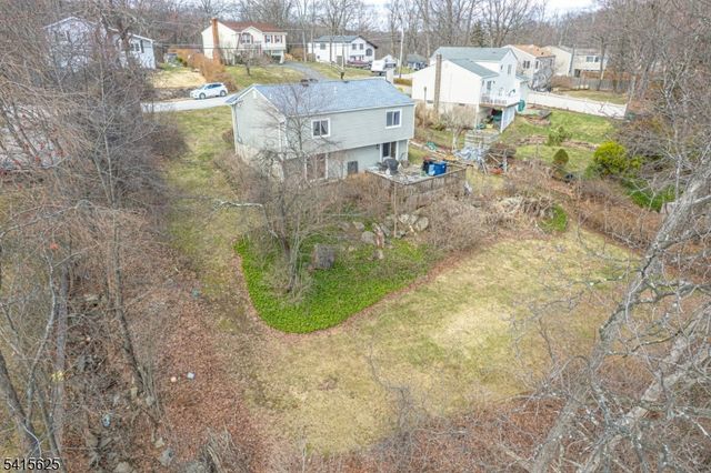 40 Hummingbird Trl, Vernon Twp., NJ 07422