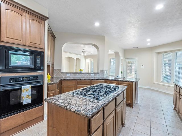 6210 Ballina Canyon Lane, Houston, TX 77041