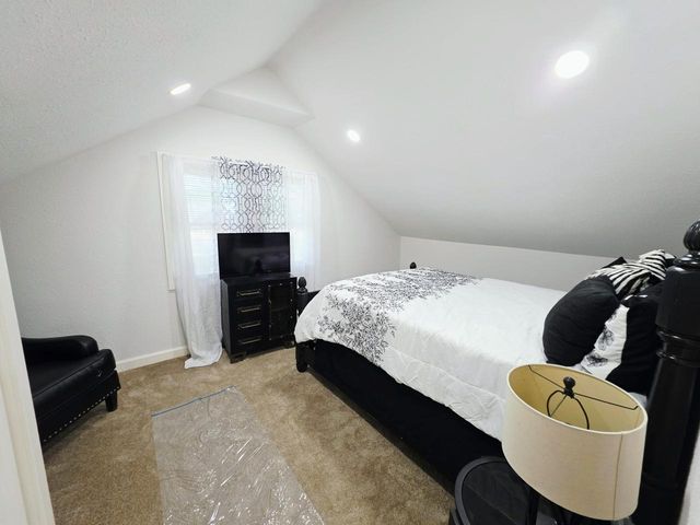 5565 N 32nd STREET, Milwaukee, WI 53209