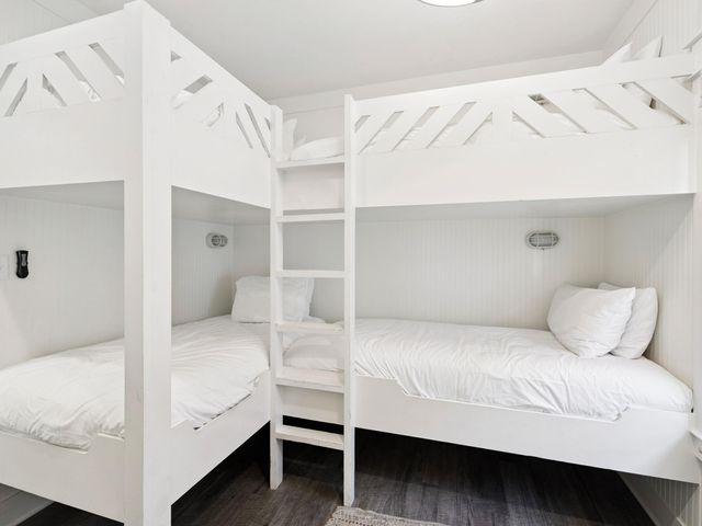 102 Flip Flop Lane, Seacrest, FL 32461