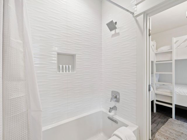 102 Flip Flop Lane, Seacrest, FL 32461