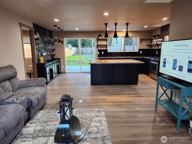 16405 NE 16th Place, Bellevue, WA 98008