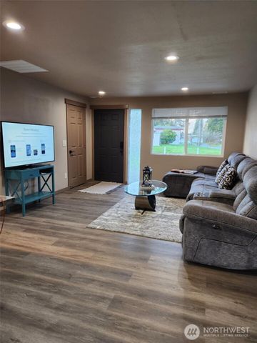 16405 NE 16th Place, Bellevue, WA 98008
