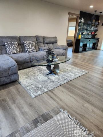 16405 NE 16th Place, Bellevue, WA 98008