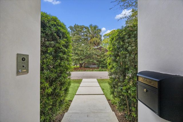4521 Blossom Street, Houston, TX 77007