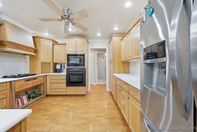 20302 S River Ranch Road W, Claremore, OK 74019