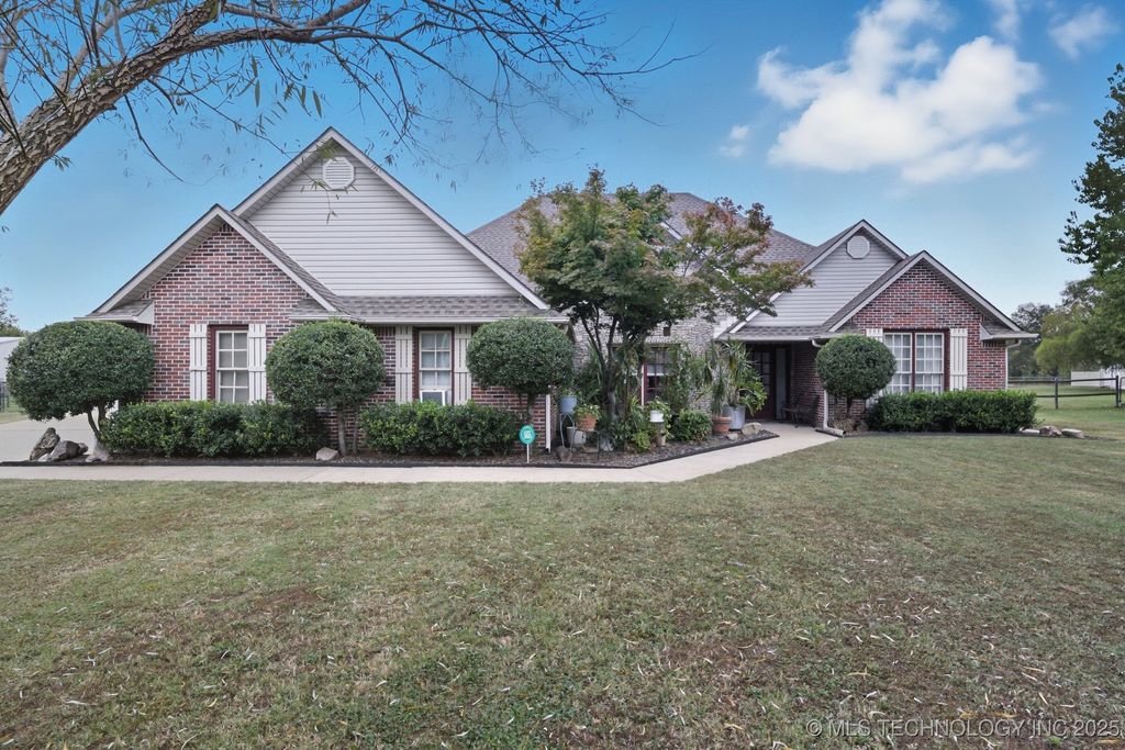 20302 S River Ranch Road W, Claremore, OK 74019