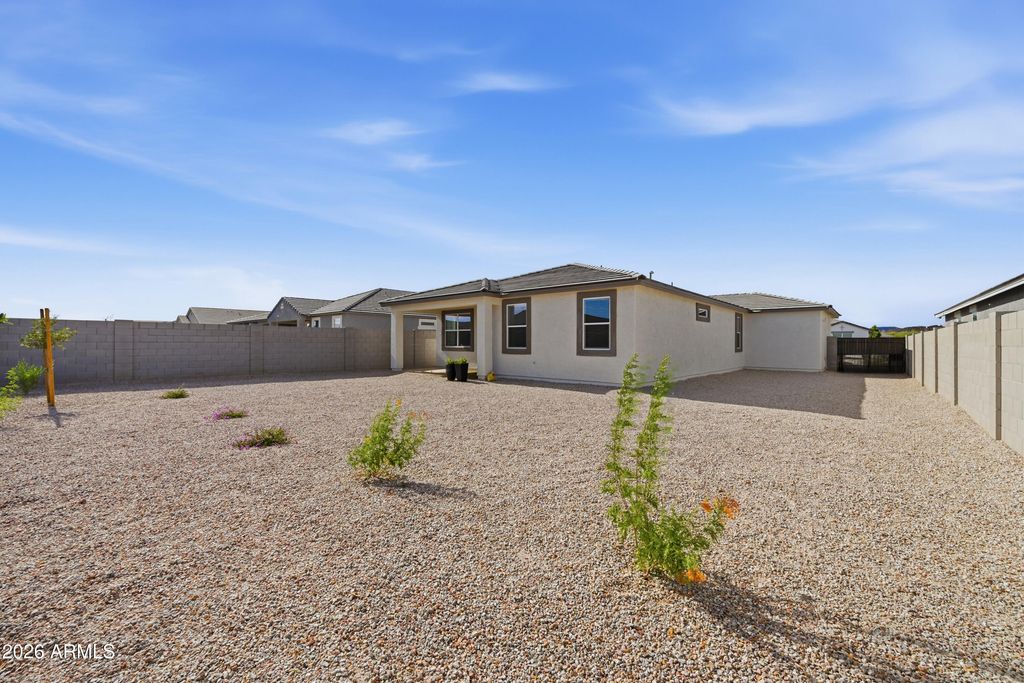 Image 21 of property listing at 15347 W GRAY FOX Trail, Surprise, AZ 85387