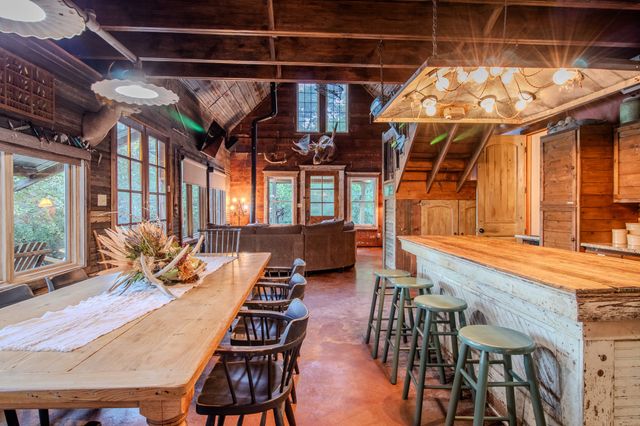 1294 River Road, Colbert, OK 74733