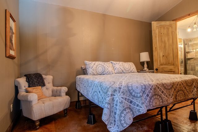 1294 River Road, Colbert, OK 74733