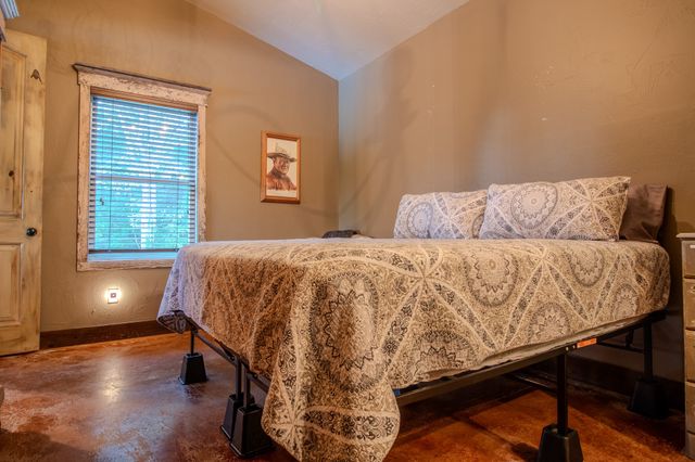 1294 River Road, Colbert, OK 74733