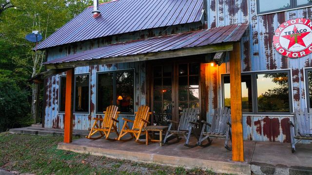 1294 River Road, Colbert, OK 74733