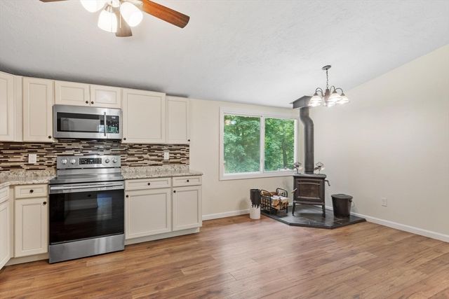 192 Reservoir St, Holden, MA 01520