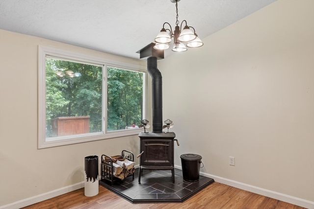 192 Reservoir St, Holden, MA 01520