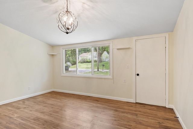 192 Reservoir St, Holden, MA 01520