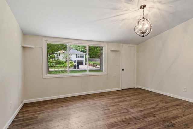 192 Reservoir St, Holden, MA 01520