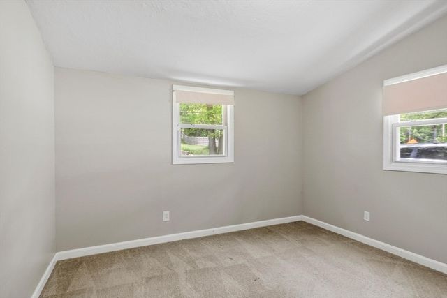 192 Reservoir St, Holden, MA 01520