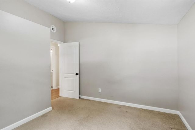 192 Reservoir St, Holden, MA 01520
