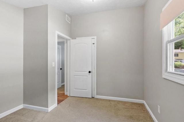 192 Reservoir St, Holden, MA 01520