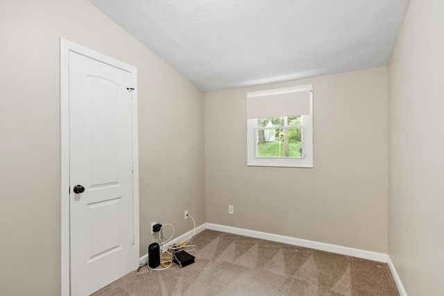 192 Reservoir St, Holden, MA 01520