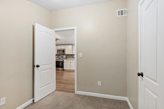 192 Reservoir St, Holden, MA 01520