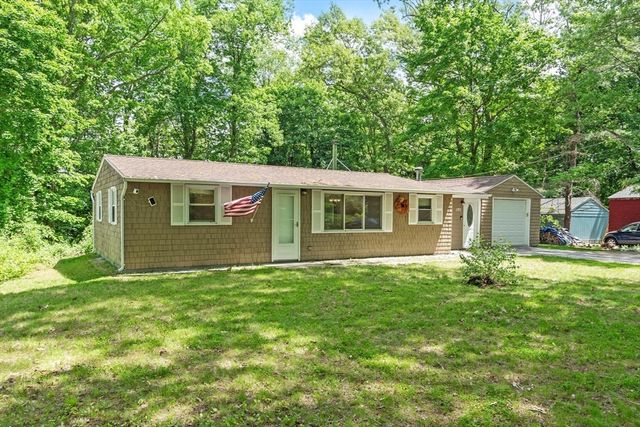 192 Reservoir St, Holden, MA 01520
