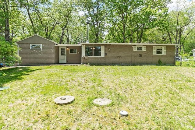 192 Reservoir St, Holden, MA 01520