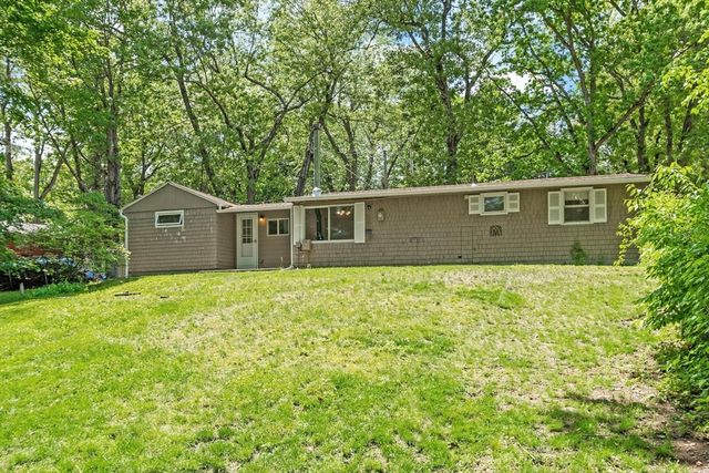 192 Reservoir St, Holden, MA 01520