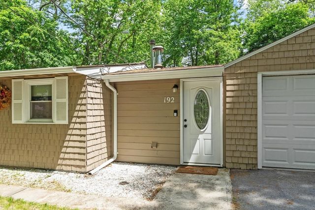 192 Reservoir St, Holden, MA 01520