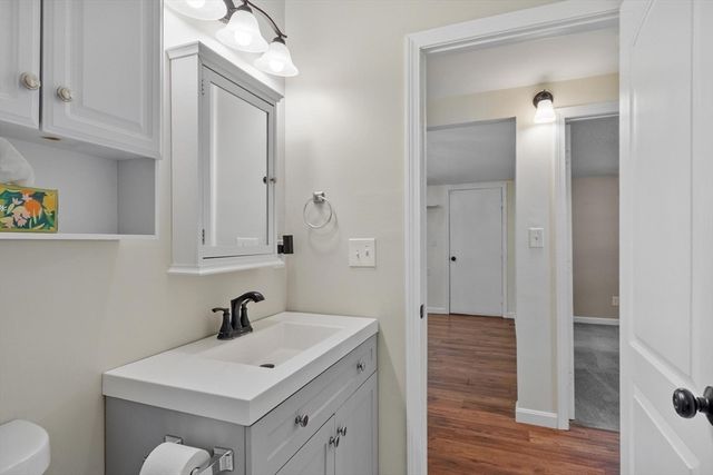 192 Reservoir St, Holden, MA 01520
