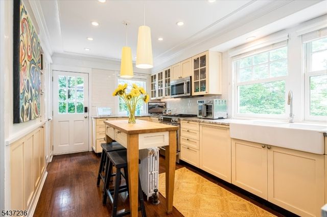 2 Harvard St, Montclair Twp., NJ 07042