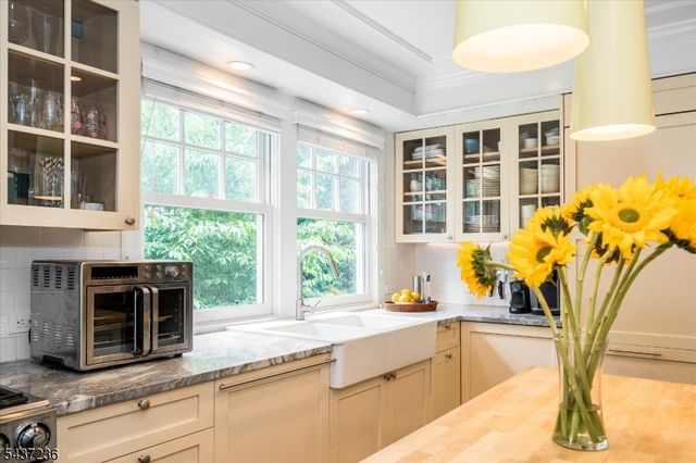2 Harvard St, Montclair Twp., NJ 07042