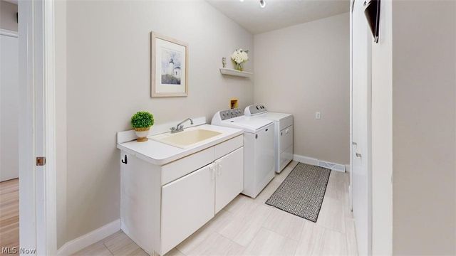 608 Dewitt Drive, Highland Heights, OH 44143