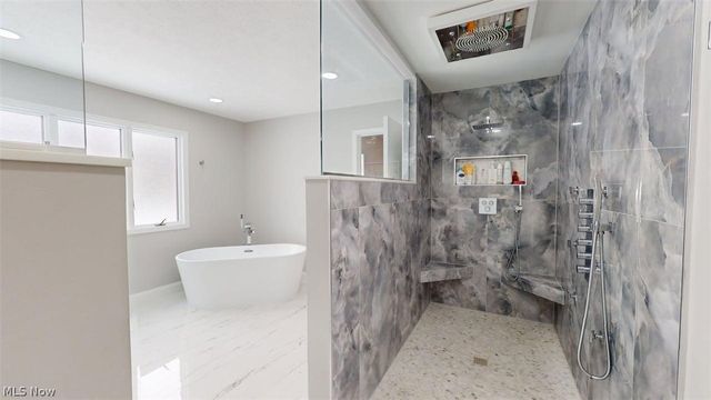 608 Dewitt Drive, Highland Heights, OH 44143