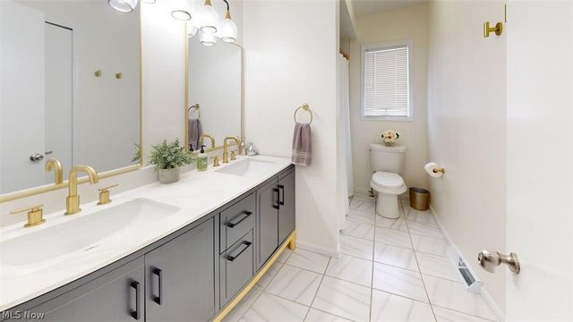 608 Dewitt Drive, Highland Heights, OH 44143