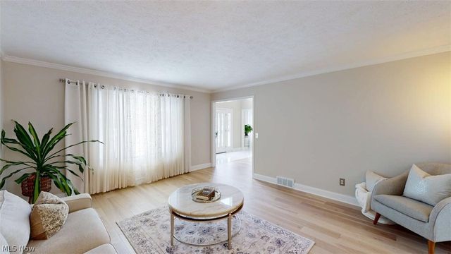 608 Dewitt Drive, Highland Heights, OH 44143