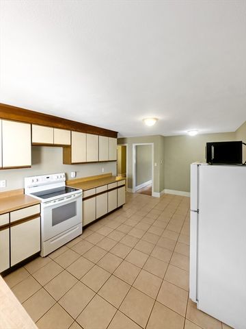 109 Hampshire Road 2, Methuen, MA 01844