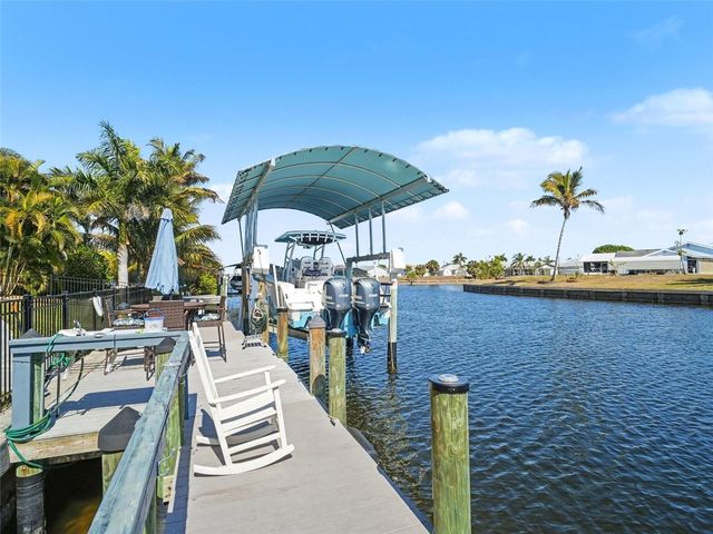 4256 BEACH VIEW COURT, Port Charlotte, FL 33948