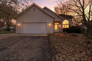 109 Galleon Run Drive, Poplar Grove, IL 61065