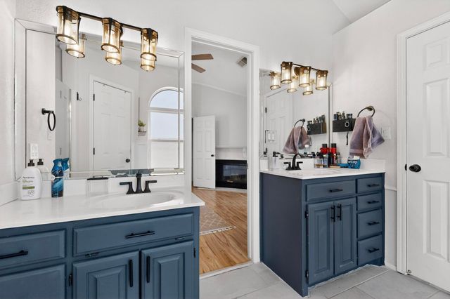 4940 Tb Catron Avenue NW, Albuquerque, NM 87114