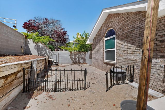 4940 Tb Catron Avenue NW, Albuquerque, NM 87114